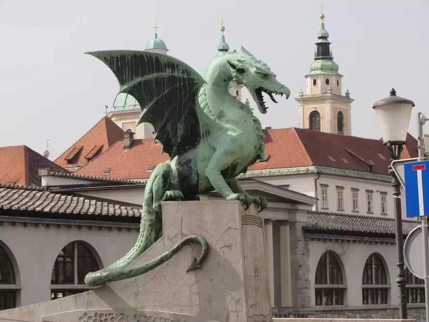 amajlija za sreću - zmaj